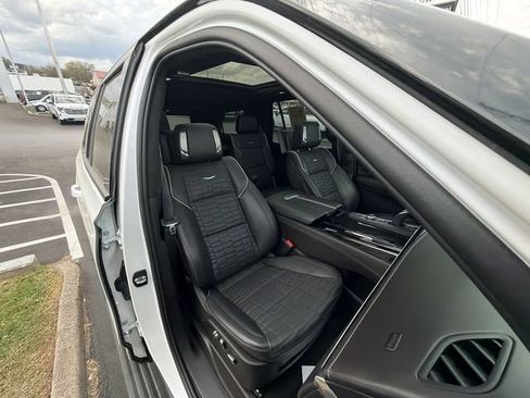 Used 2023 Cadillac Escalade V AWD/4WD image 32