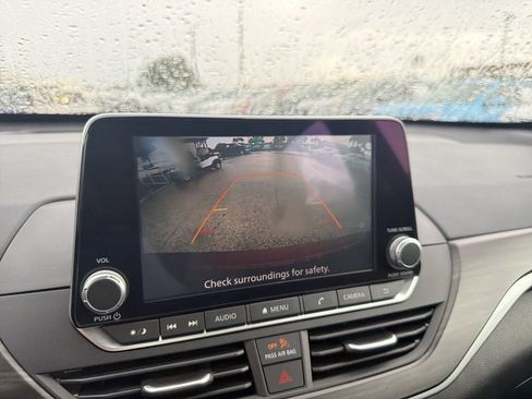 Used 2025 Nissan Altima 2.5 SV FWD image 24