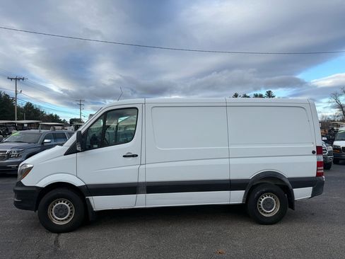 Used 2017 Mercedes-Benz Sprinter 2500 image 4