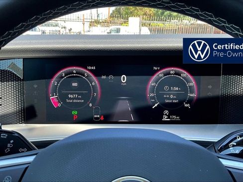 Used 2025 Volkswagen Tiguan SE FWD image 12
