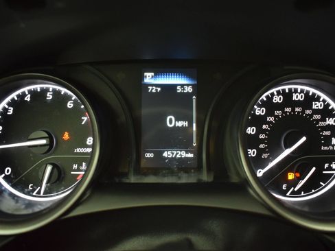 Used 2024 Toyota Camry SE FWD image 16