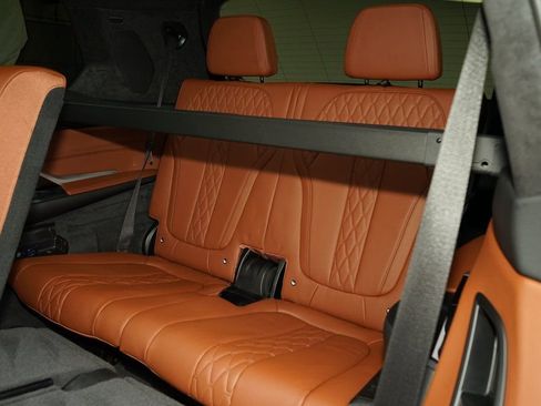 Used 2024 BMW X7 M60i image 26