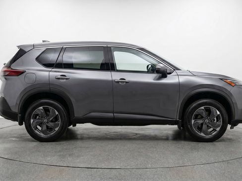 Used 2025 Nissan Rogue SV AWD/4WD image 11