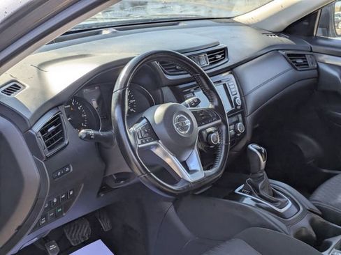 Used 2020 Nissan Rogue SV image 14