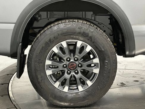 Used 2024 Nissan Titan PRO-4X w/ Pro-4x Convenience Package AWD/4WD image 30