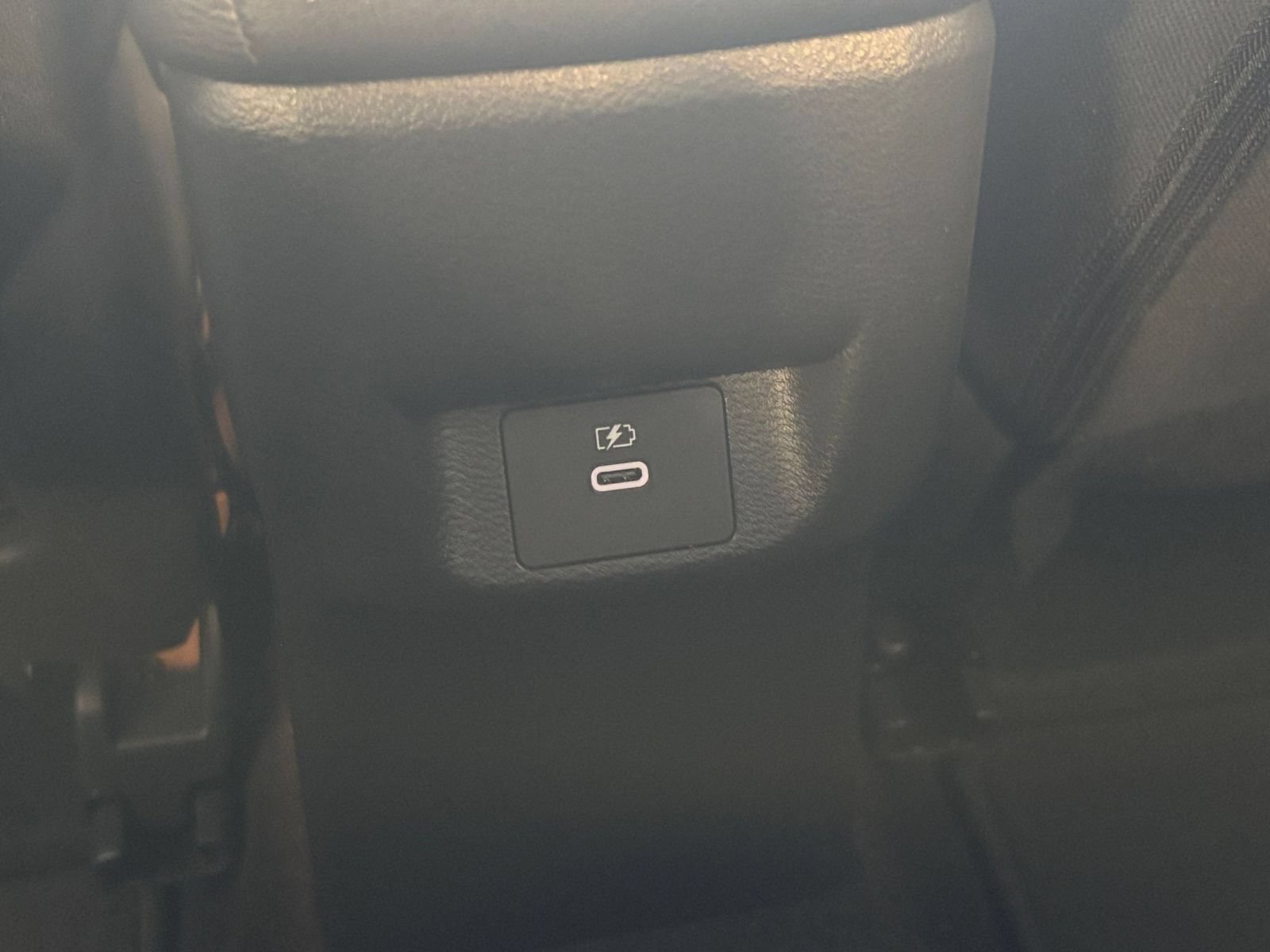 Used 2025 Nissan Versa SV FWD image 21