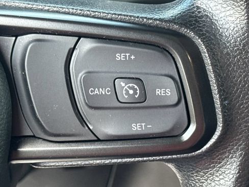 Used 2023 Jeep Wrangler Unlimited Sport AWD/4WD image 32
