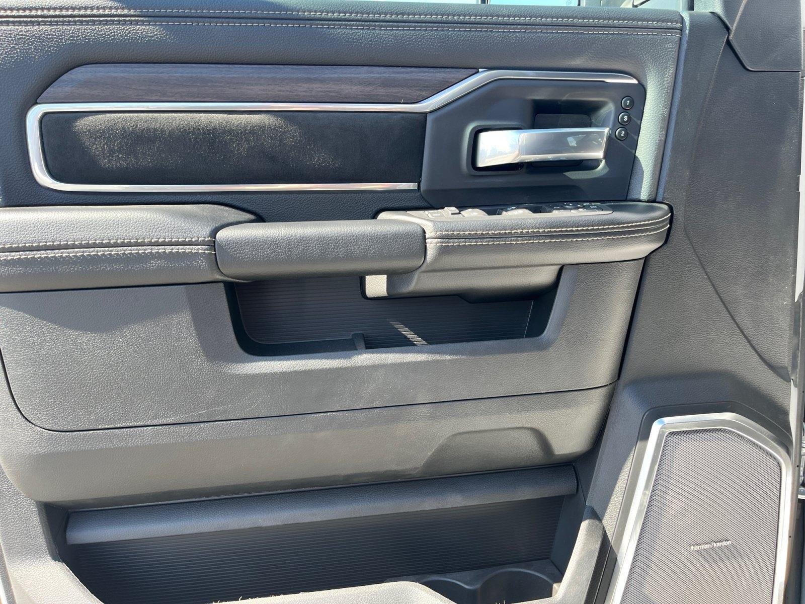 New 2026 RAM 2500 Laramie AWD/4WD image 15