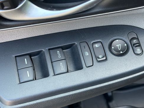 Used 2019 Honda CR-V EX image 15