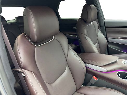 Used 2024 Genesis GV70 2.5T w/ Advanced Package image 45