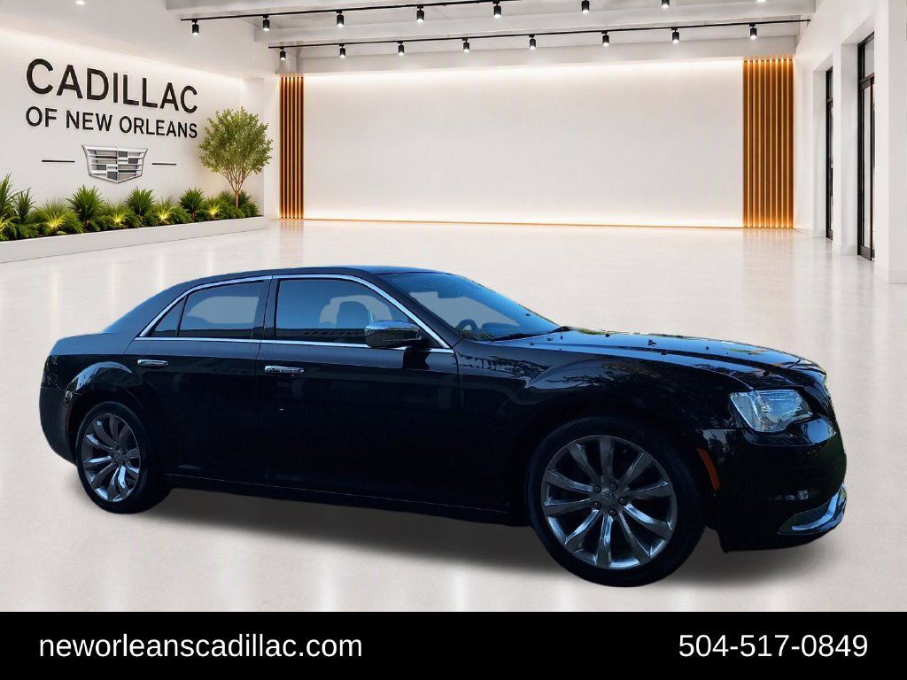 Used 2020 Chrysler 300 Touring w/ Chrome Appearance Package RWD image 1