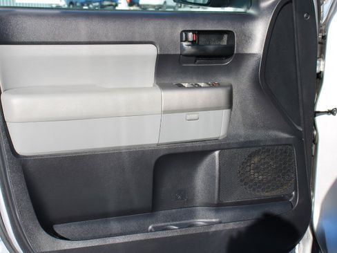 Used 2016 Toyota Sequoia SR5 image 12