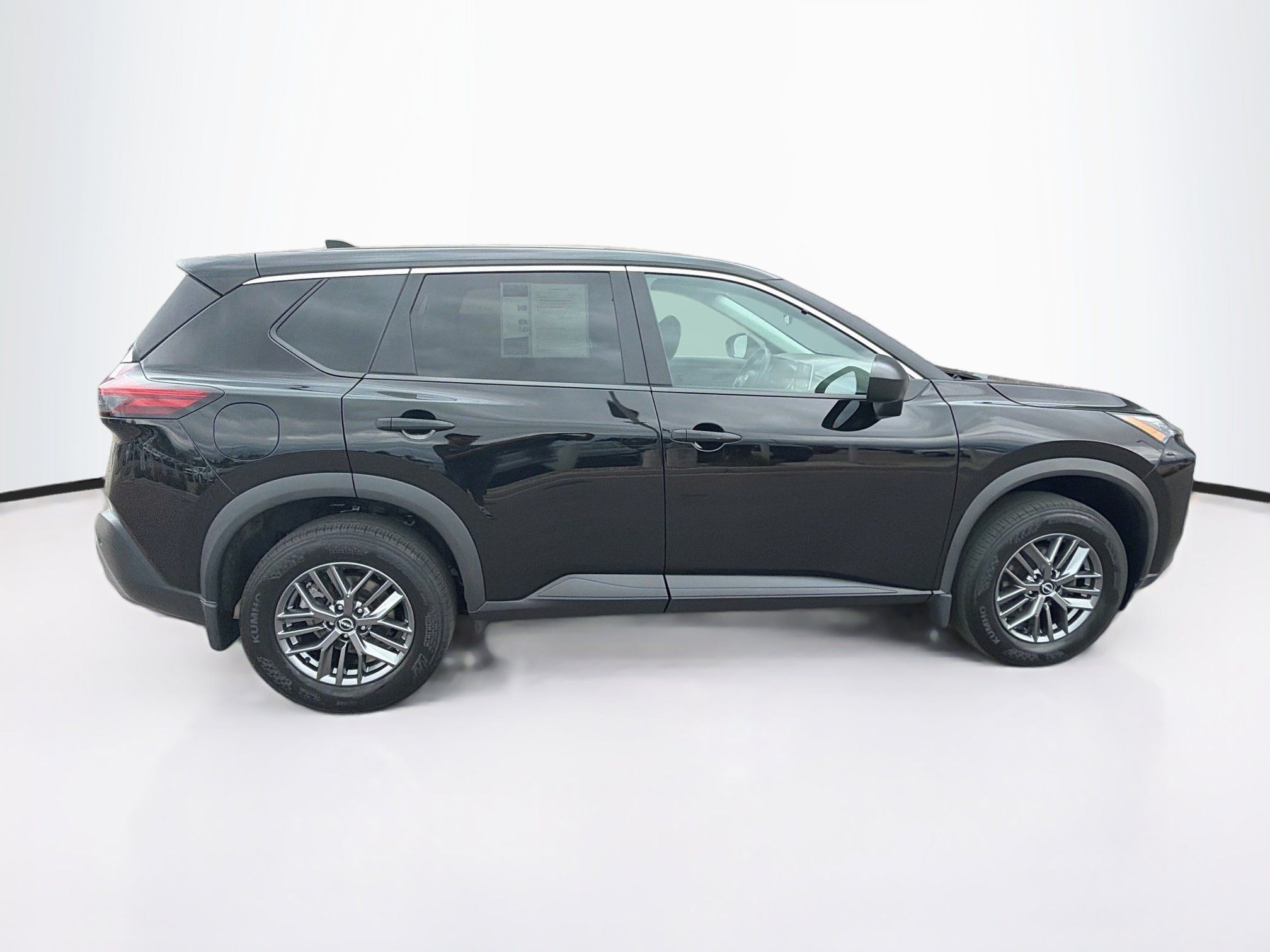 Used 2023 Nissan Rogue S AWD/4WD image 10