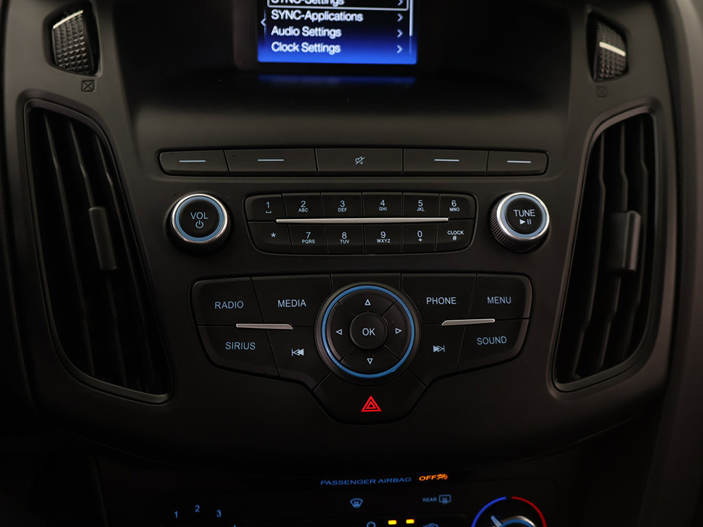 Used 2018 Ford Focus SE w/ Cold Weather Package FWD image 41