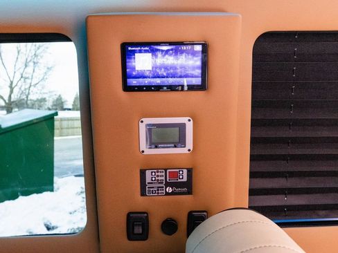 Used 2025 Mercedes-Benz Sprinter 2500 image 29