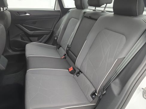 Certified 2025 Volkswagen Jetta Sport image 13