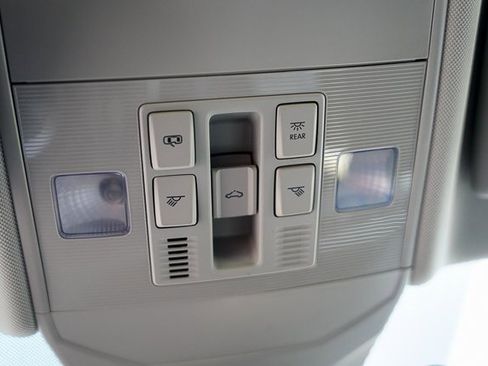 New 2025 Volkswagen Jetta SE image 18