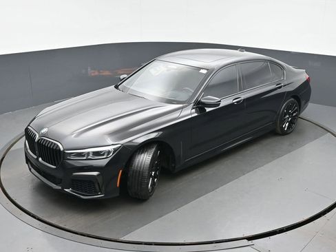 Used 2022 BMW 750i xDrive w/ Executive Package image 35