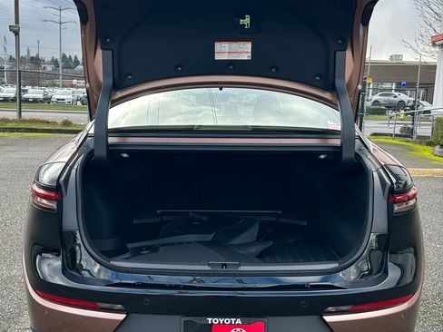 New 2026 Toyota Crown Platinum image 25