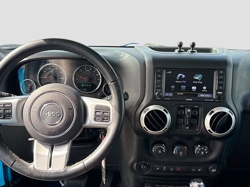 Used 2017 Jeep Wrangler Unlimited Sahara w/ Quick Order Package 24E Chief AWD/4WD image 18