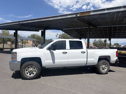 Used 2015 Chevrolet Silverado 3500 W/T AWD/4WD image 4