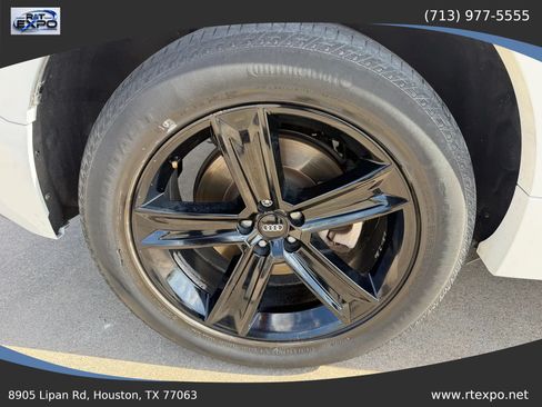 Used 2019 Audi Q8 Premium w/ Convenience Package AWD/4WD image 10