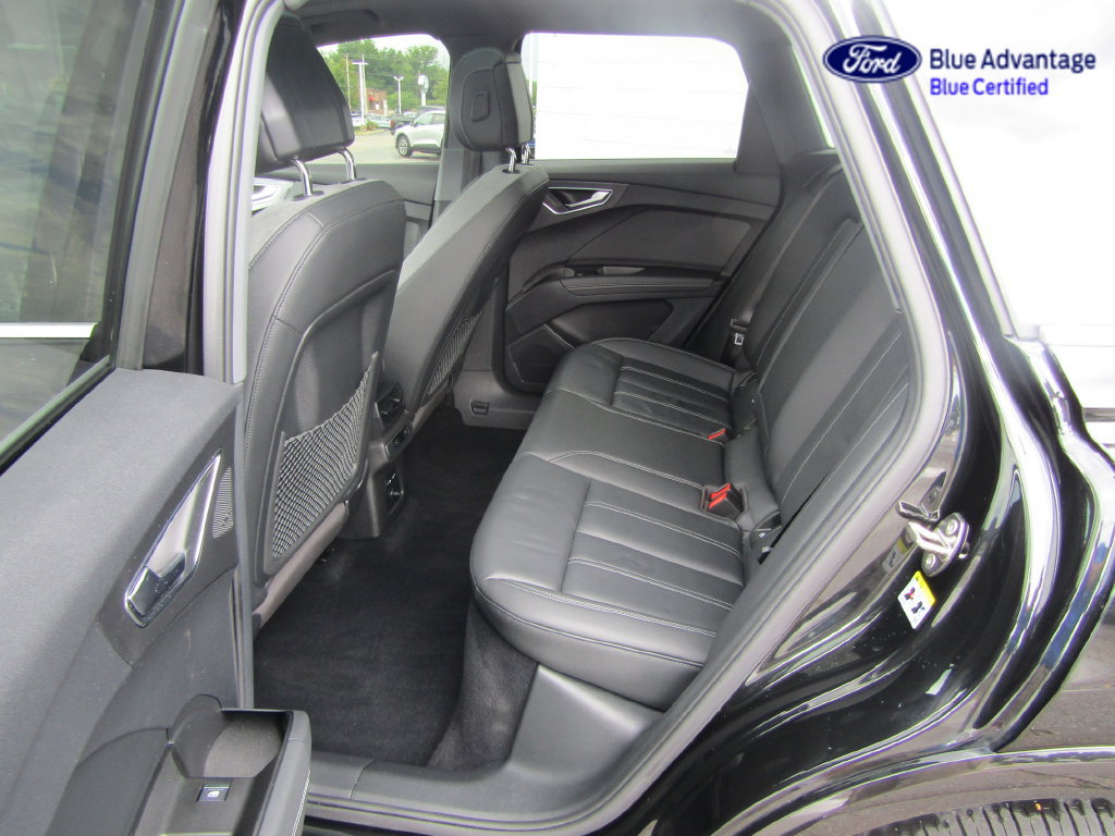 Used 2022 Audi Q4 e-tron Premium Plus w/ Premium Plus AWD/4WD image 34