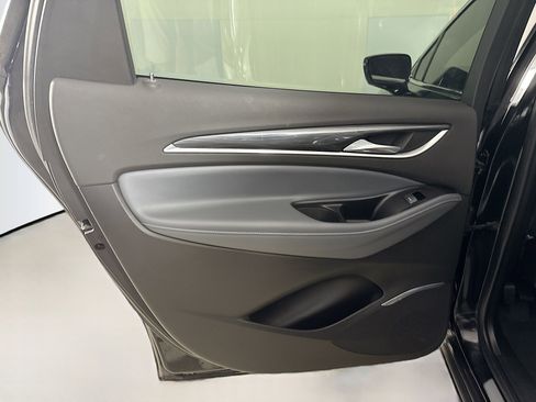 Used 2018 Buick Enclave Essence image 26