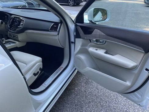 Certified 2023 Volvo XC90 B6 Plus w/ Protection Package AWD/4WD image 14
