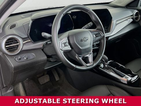 Used 2025 Chevrolet Trax ACTIV w/ Driver Confidence Package image 7