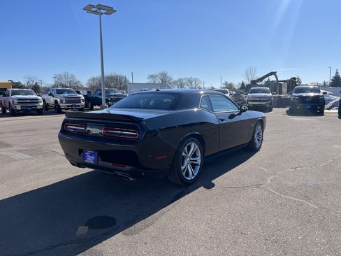 Used 2022 Dodge Challenger R/T image 9