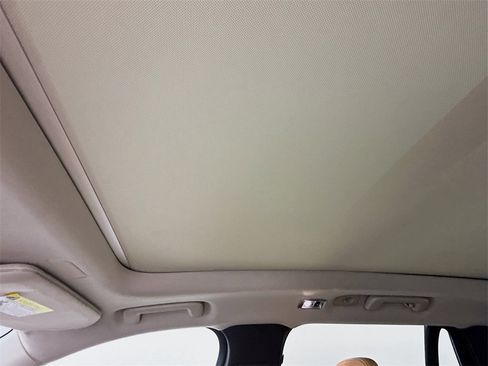 Used 2016 Volvo XC90 T5 Momentum image 22