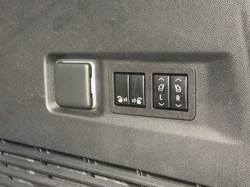 Used 2023 Chevrolet Tahoe High Country image 35