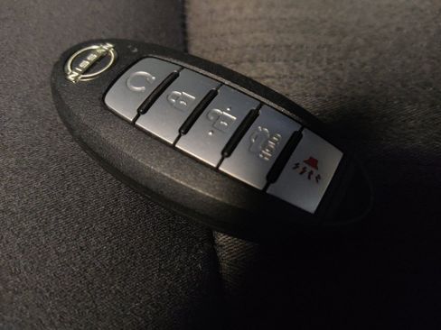 Used 2025 Nissan Altima 2.5 SV FWD image 32