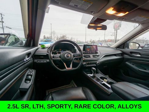 Used 2021 Nissan Altima 2.5 SR w/ SR Premium Package image 12