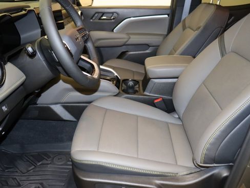 Used 2025 Chevrolet Colorado ZR2 w/ ZR2 Bison Edition image 4