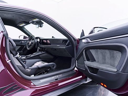 Used 2025 Porsche 911 GT3 RS RWD image 50