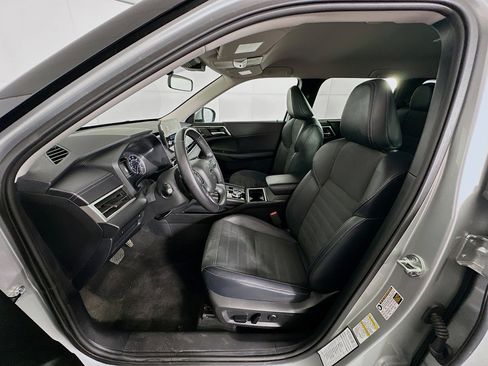 Used 2024 Mitsubishi Outlander SE Black Edition image 13