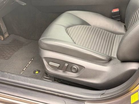 Used 2024 Toyota Camry SE FWD image 19