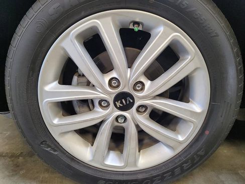 Used 2018 Kia Soul + FWD image 31