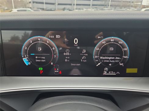 New 2026 Volkswagen Tiguan SE R-Line AWD/4WD image 18