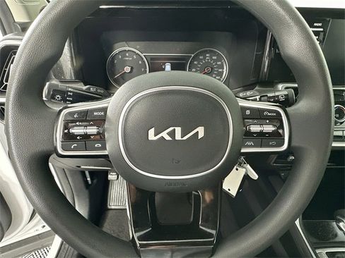 Used 2022 Kia Sorento LX image 18