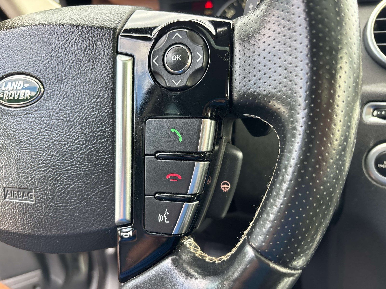 Used 2016 Land Rover LR4 HSE AWD/4WD image 26