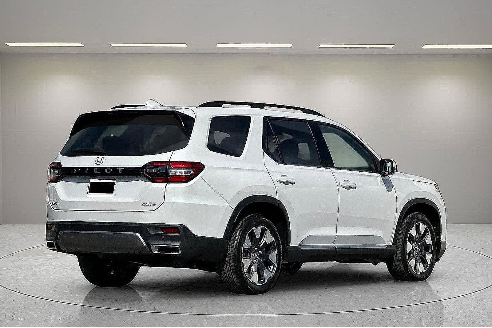 New 2026 Honda Pilot Elite image 5