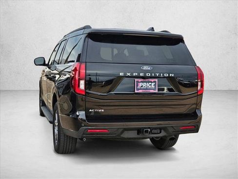 Used 2025 Ford Expedition Active RWD image 7