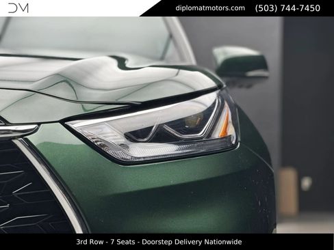 Used 2025 Toyota Highlander Platinum image 13