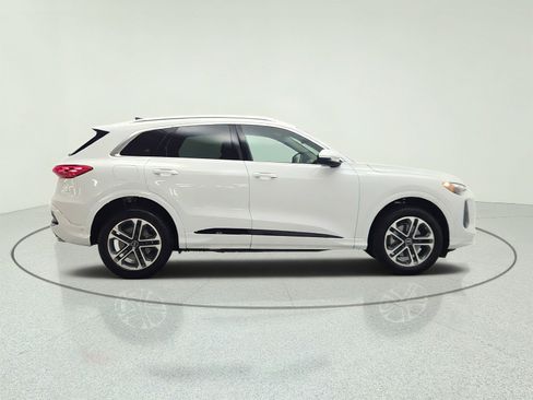 Used 2025 Audi Q5 Premium w/ Convenience Package AWD/4WD image 4