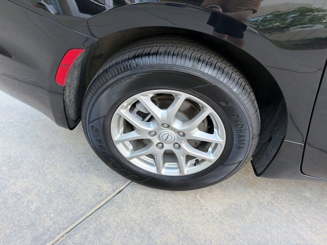 Used 2025 Chrysler Pacifica Select FWD image 13