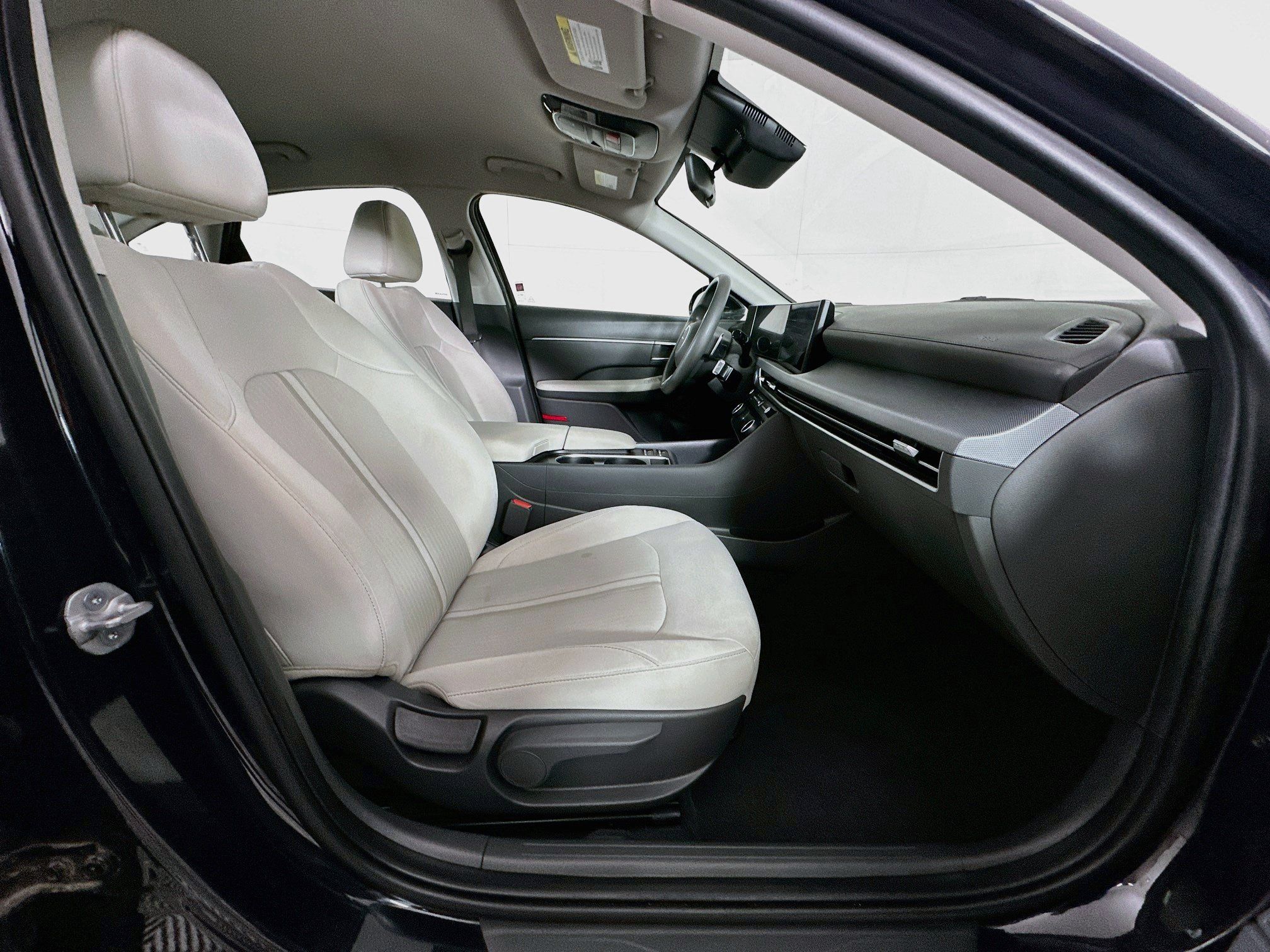 Used 2025 Hyundai Sonata SEL FWD image 29