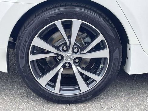 Used 2017 Nissan Maxima 3.5 SL FWD image 7